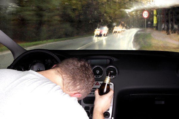 Signs that Another Driver May be Drunk or Drugged